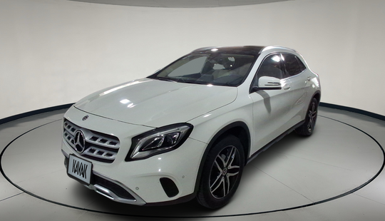 Mercedes Benz • Clase GLA