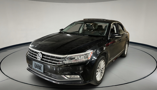Volkswagen • Passat