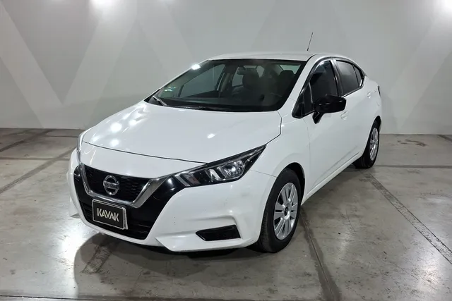 Nissan · Versa
