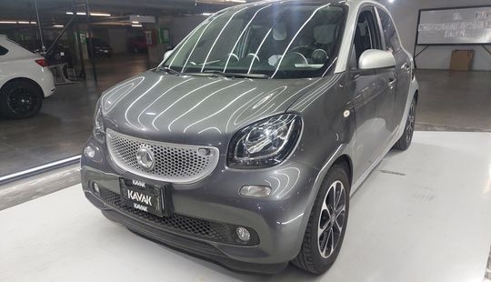 2017 • 67,000 km • Automático