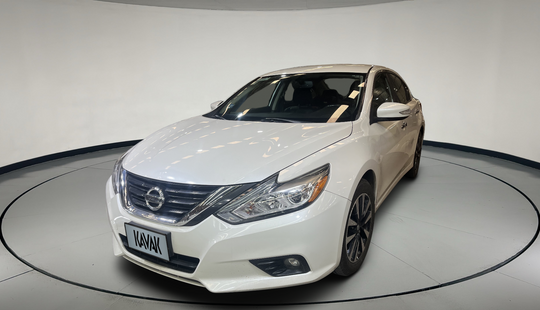 Nissan • Altima