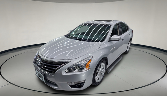 Nissan • Altima