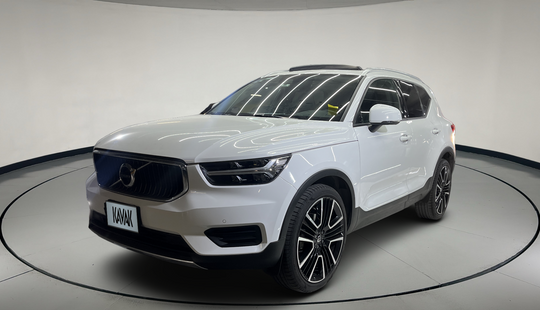 Volvo • XC40