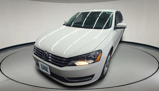 Volkswagen • Passat