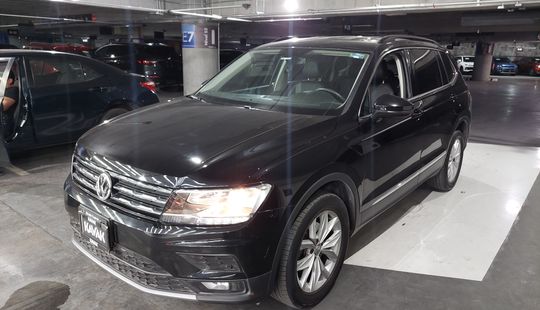 Volkswagen • Tiguan