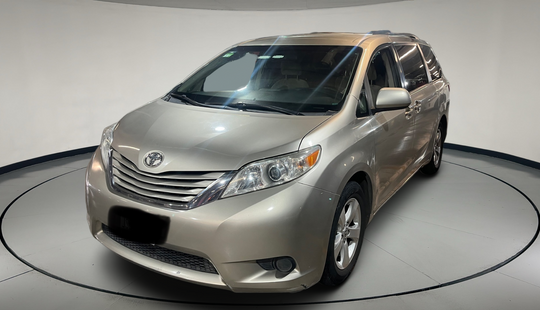 Toyota • Sienna