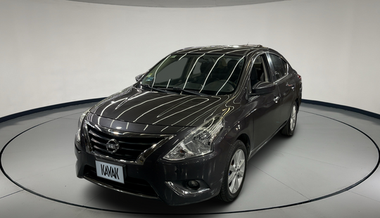 Nissan • Versa