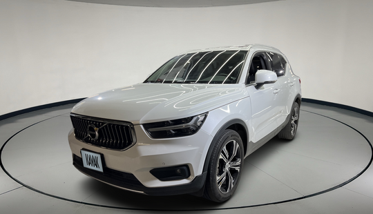 Volvo • XC40