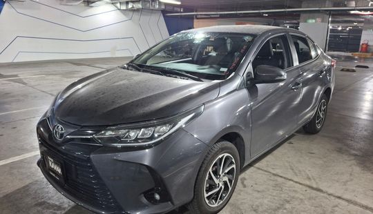 Toyota • Yaris