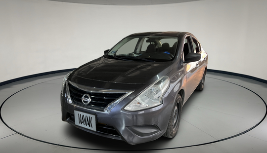 Nissan • Versa