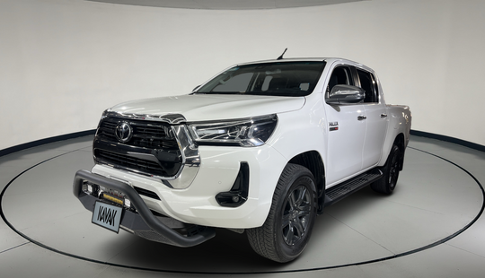 Toyota • Hilux