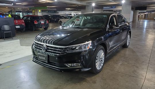 Volkswagen • Passat