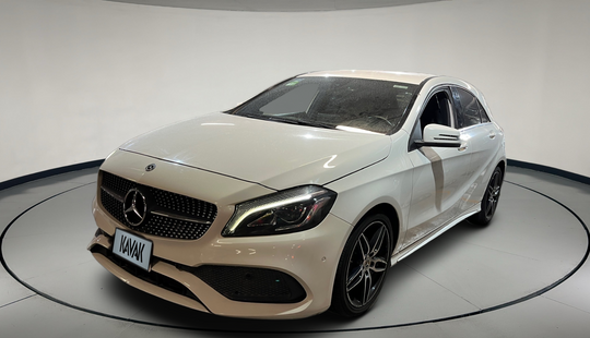 Mercedes Benz • Clase A