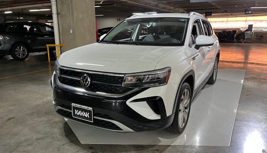 Volkswagen • Taos