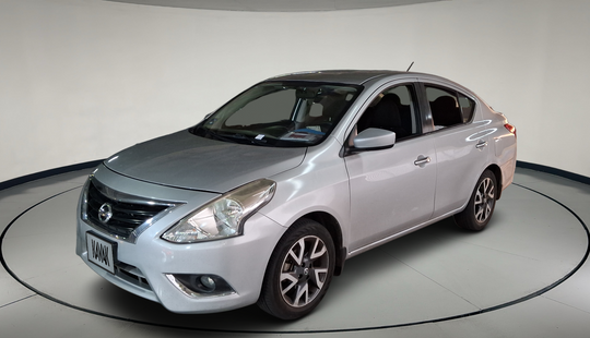 Nissan • Versa
