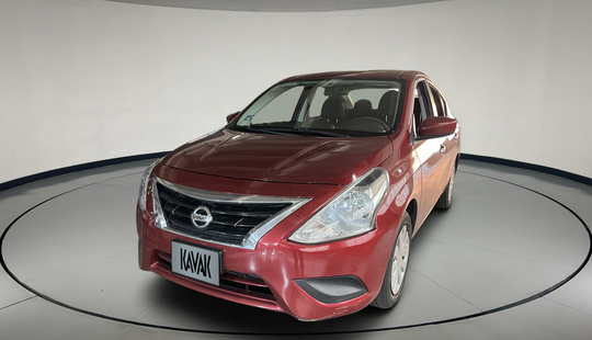 Nissan • Versa
