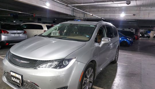 Chrysler • Pacifica