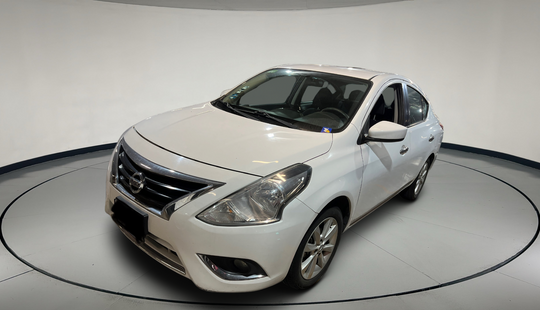 Nissan • Versa