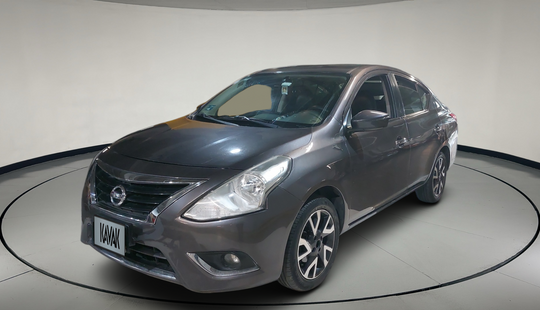 Nissan • Versa
