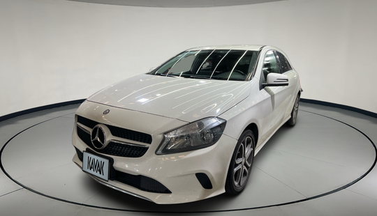 Mercedes Benz • Clase A