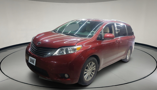 Toyota • Sienna