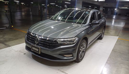 Volkswagen • Jetta