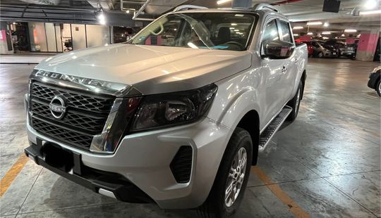 Nissan • Frontier