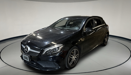 Mercedes Benz • Clase A