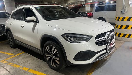 Mercedes Benz • Clase GLA