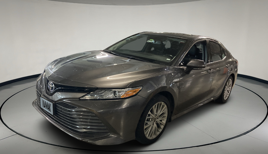Toyota • Camry