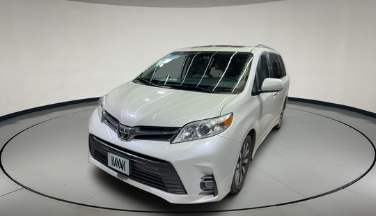 Toyota • Sienna