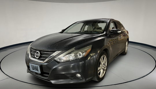 Nissan • Altima