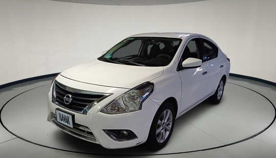 Nissan • Versa