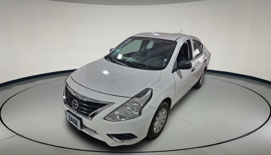 Nissan • Versa