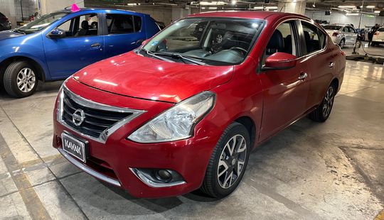 Nissan • Versa