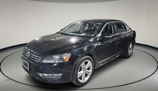 Volkswagen • Passat