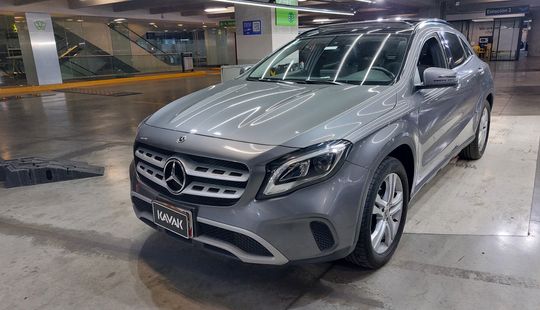 Mercedes Benz • Clase GLA