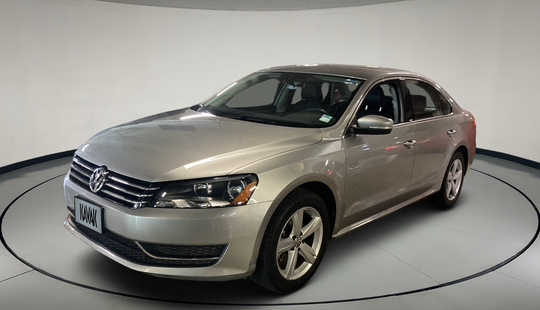 Volkswagen • Passat
