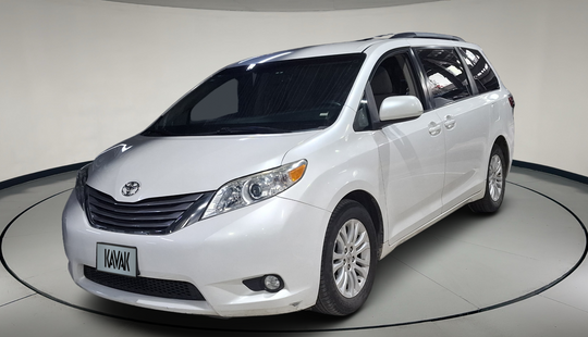 Toyota • Sienna