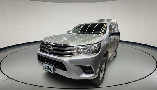 Toyota • Hilux