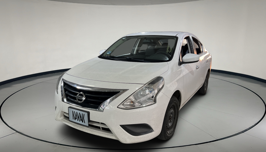 Nissan • Versa