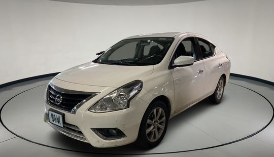 Nissan • Versa
