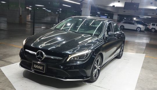 Mercedes Benz • Clase CLA