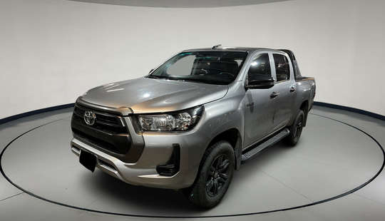 Toyota • Hilux