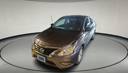 Nissan • Versa
