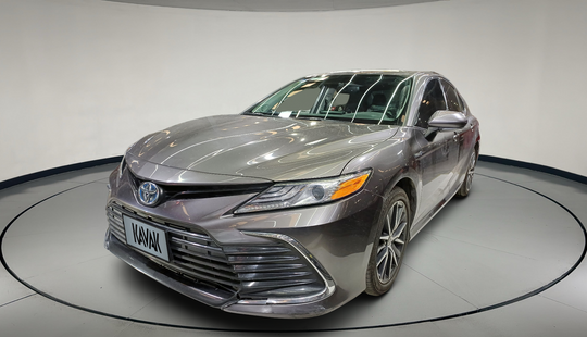 Toyota • Camry