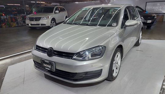 Volkswagen • Golf