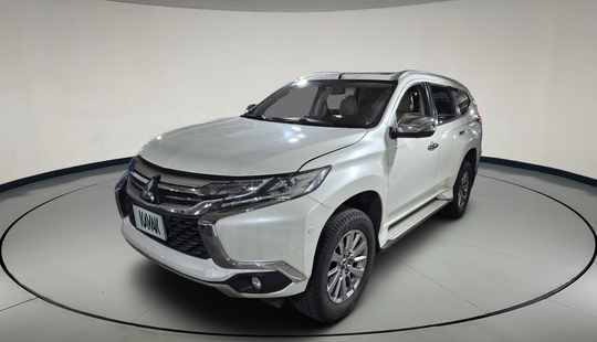 Mitsubishi • Montero