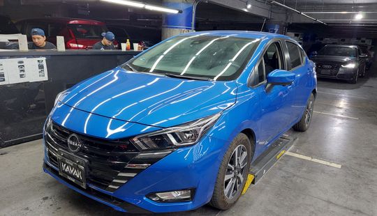 Nissan • Versa