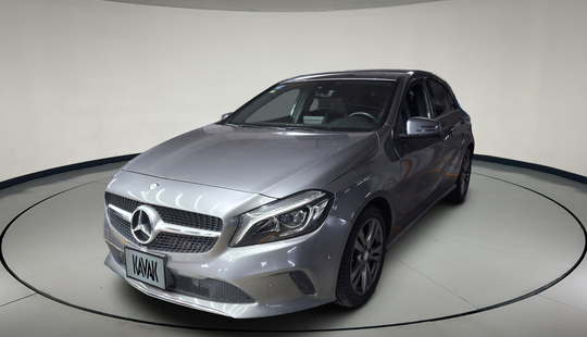 Mercedes Benz • Clase A
